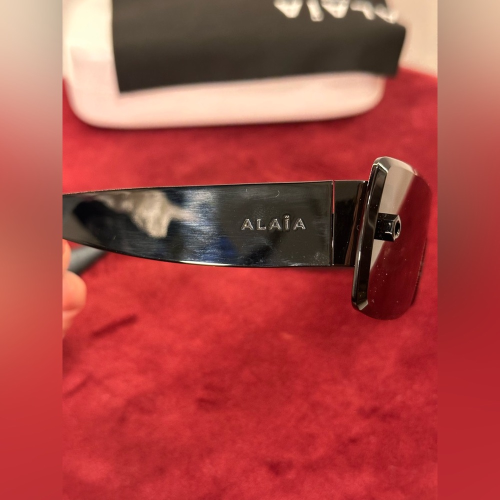 NWT ALAIA ALAÃA Lettering Logo Rectangular Sunglasses in Black & Grey NEW FWRD - Picture 7 of 13